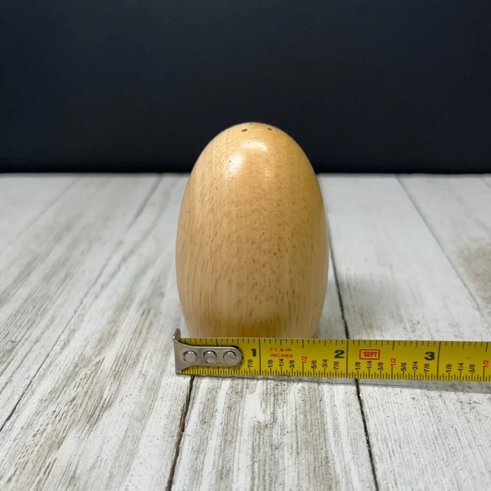 Vintage Wooden Salt and Pepper Shakers Oval Shaped Table Kitchen Decor - Picture 5 of 5